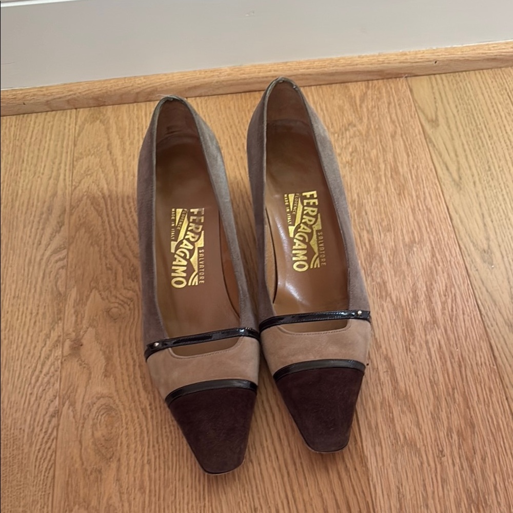 Salvatore Ferragamo vintage pumps